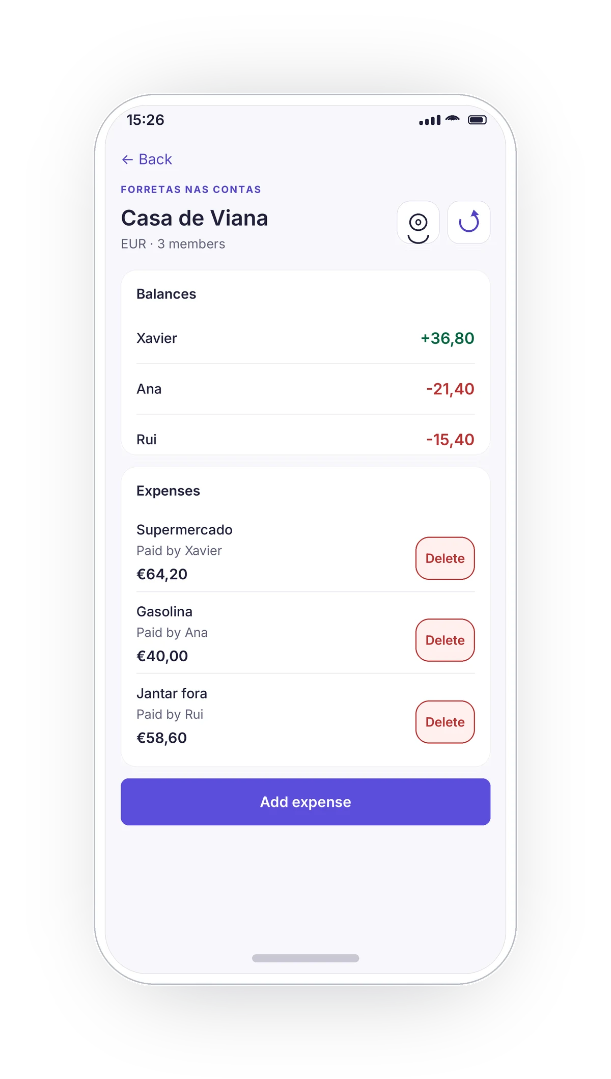 Project detail screen for Casa de Viana showing member balances, the expense list and an Add expense button.
